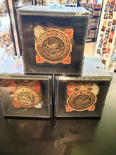 Load image into Gallery viewer, FATE CUBE SPINNER BRONZE RED WHITE
