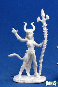 REAPER MINI 77119 SINESSA HELLBORN SORCERESS