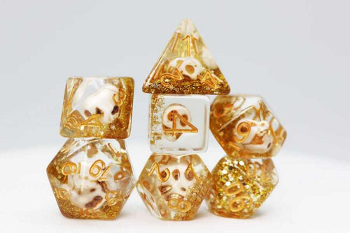 FOAM BRAIN SKULL AND GOLD GLITTER DICE SET