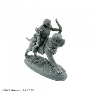 07115 REAPER MINI FEMALE HALFLING DOG RIDER